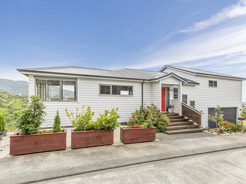 92 Downing Street, Crofton Downs