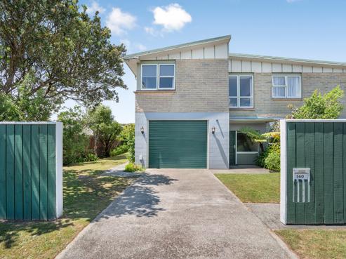 140 Dowse Drive, Maungaraki