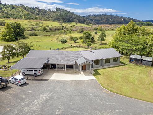 77 Hodge Road, Coroglen