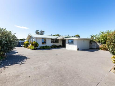 30 Takiroa Street, Urenui