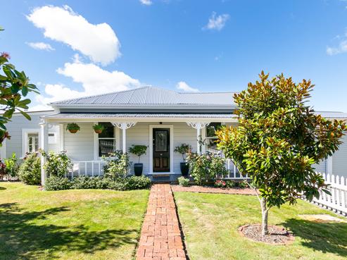 8 Clifford Road, Johnsonville