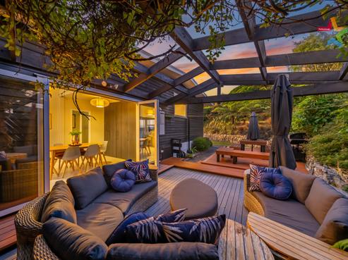 239 Dowse Drive, Maungaraki