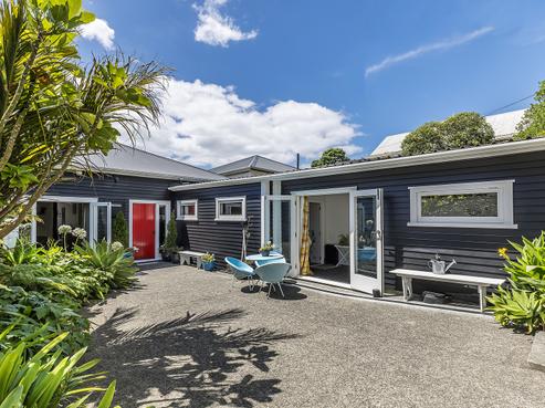 11 Stanley Street, Berhampore