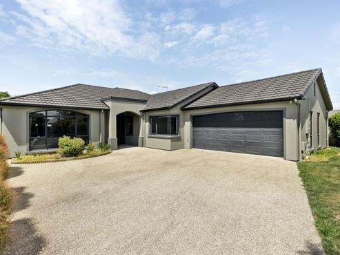 10 Belgrave Court, Huntington