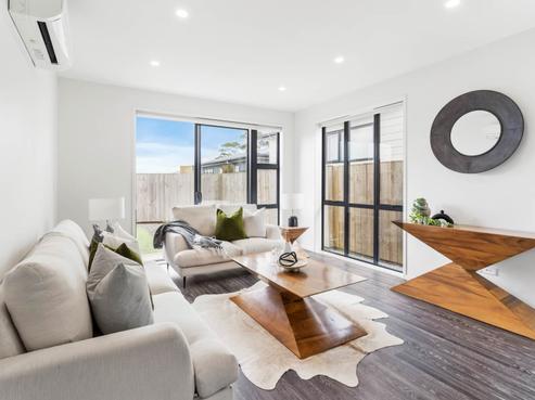 24 Karoro Road, Flat Bush