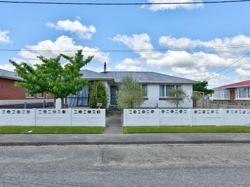 6 Main Street, Mataura
