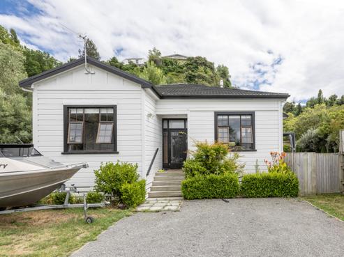 12 Chaucer Road South, Napier Hill