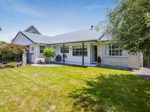 11 Elder Grove, Whalers Gate