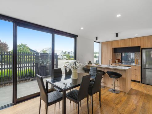 1/166 Saint Albans Street, Saint Albans