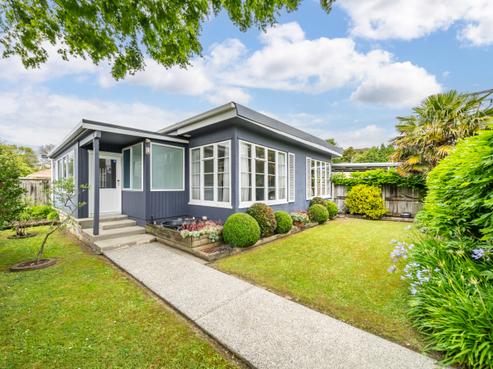 31 Heretaunga Square, Silverstream