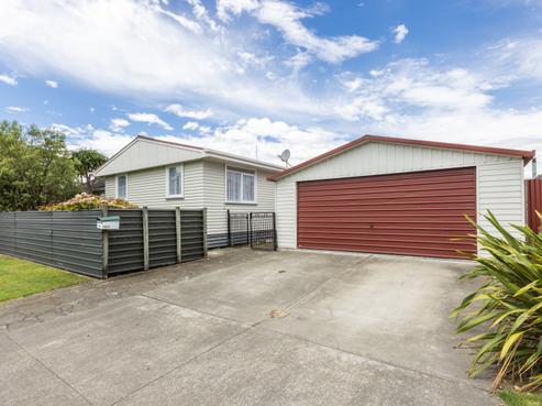 1099 Cunningham Crescent, Mayfair