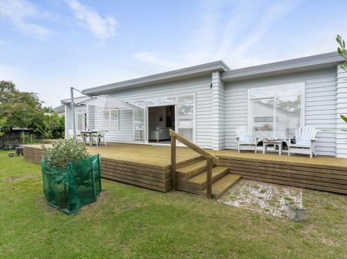 99 Vista Paku, Pauanui