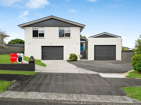 12 Resthill Crescent, Glenview