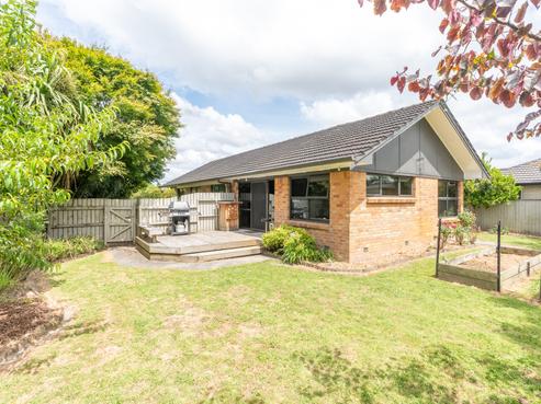 1 Southsea Crescent, Silverdale