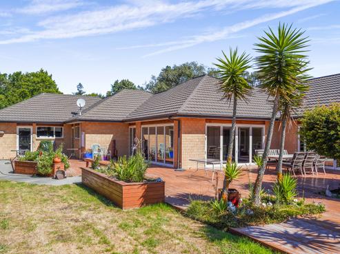 11 John Campbell Crescent, Middleton