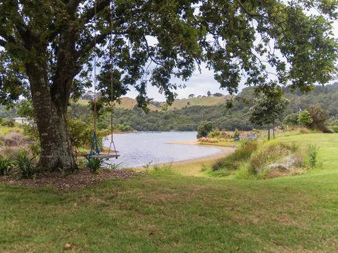 19 Admiral Drive, Cooks Beach