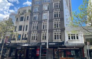 Prime Retail Spot Awaits You!