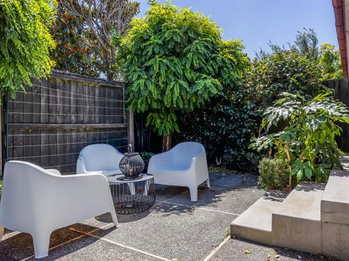 2/15 Jeffreys Road, Fendalton