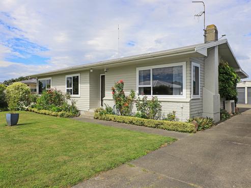 55 James Foley Avenue, Pirimai