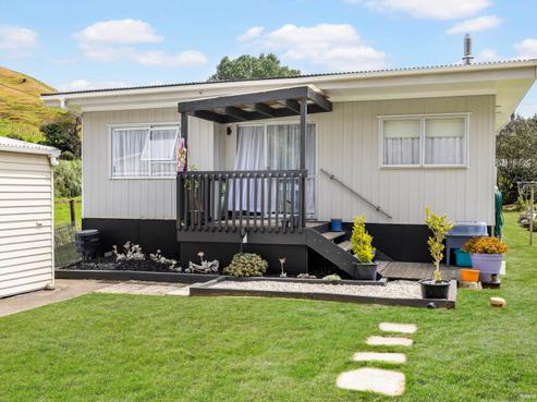 14 Maraetai Place, Port Waikato