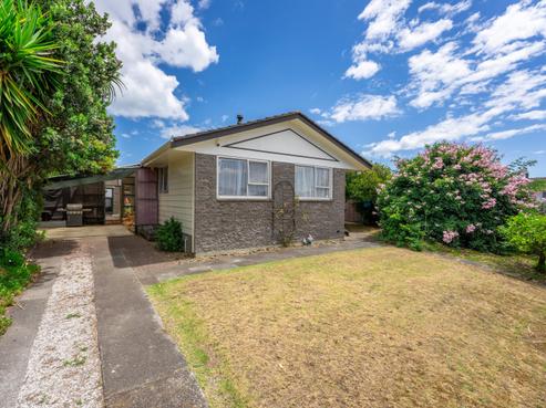 6 Colenso Place, Otaki Beach