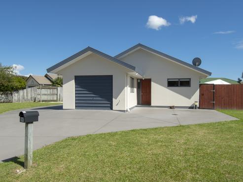 16 Aaron Place, Brookfield