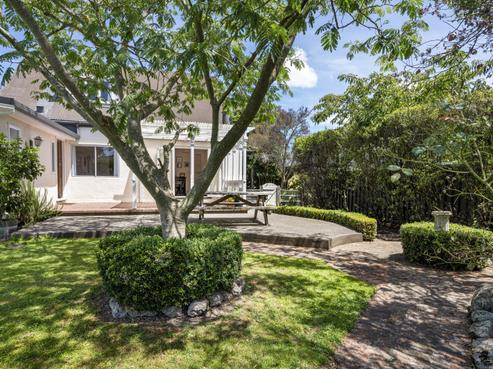 16 Arbuckle Road, Frimley