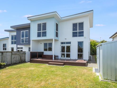 16 Cedarwood Street, Woodridge