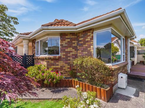 1/38 Kings Crescent, Central Hutt