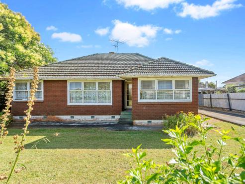 26 Crown Crescent, Otara