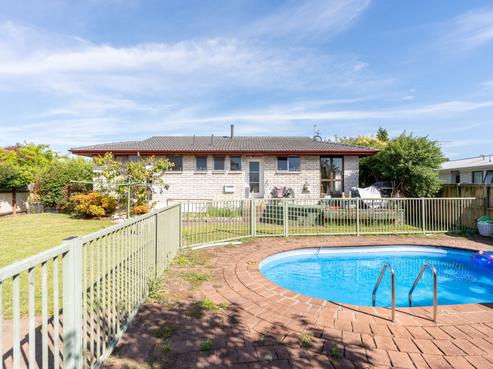 4 Lansdowne Crescent, Glenview