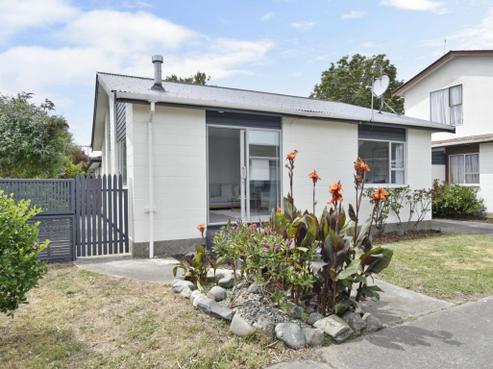 1/16 Kawau Crescent, Bromley