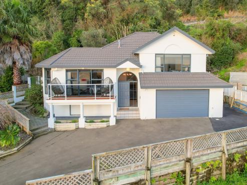 83 Kakariki Grove, Waikanae