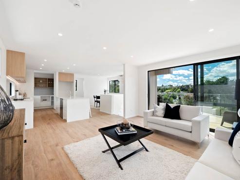2/56 Woodlands Crescent, Browns Bay