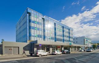 TOP FLOOR MODERN OFFICE IN NEWMARKET
