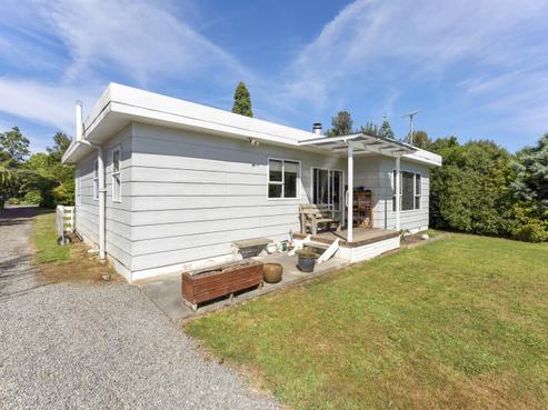 26 Avenue North Road, Levin