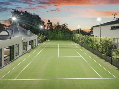 939 River Road, Queenwood