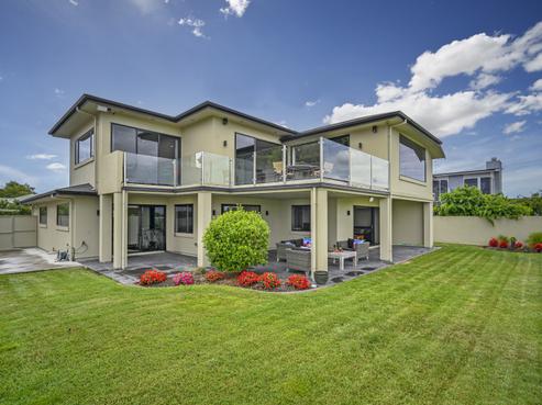 609 Market Street South, Hastings