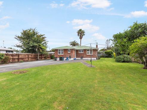 18 Resolute Way, Papakura