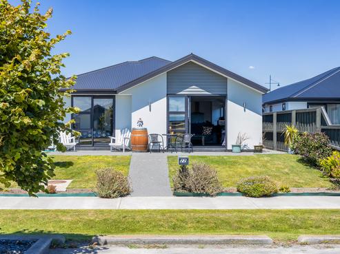 22 Whakatipu Street, Pegasus