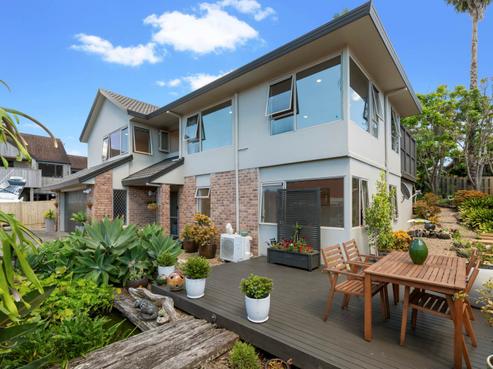 2/42 Esther Place, Red Beach