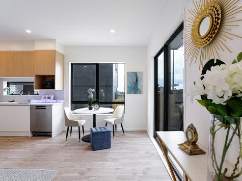 4A Unsworth Drive, Unsworth Heights