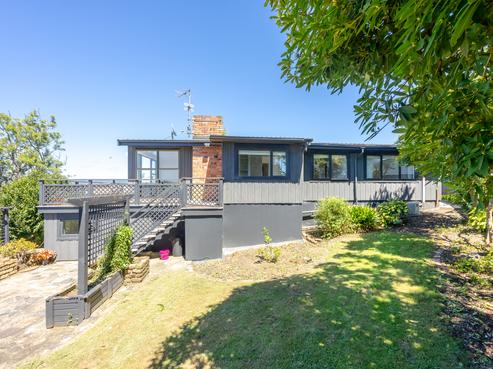 42 Chorley Avenue, Massey
