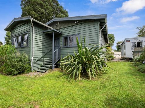 112A Clayton Road, Mangakakahi