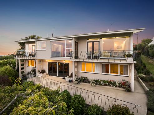 52 Earls Road, Saint Clair