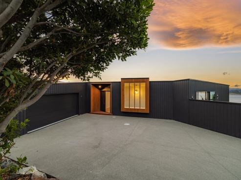 15 Inverness Lane, Redcliffs
