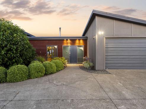 27 Whiting Drive, Wakefield