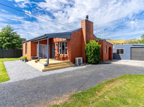 6 North Foreland Street, Waihola