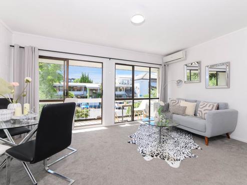 9/1 Glen Road, Browns Bay