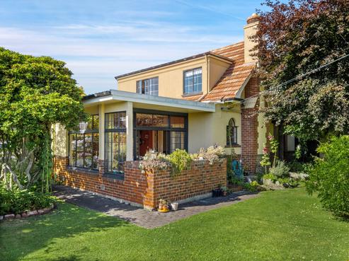 11 Valpy Street, Saint Clair